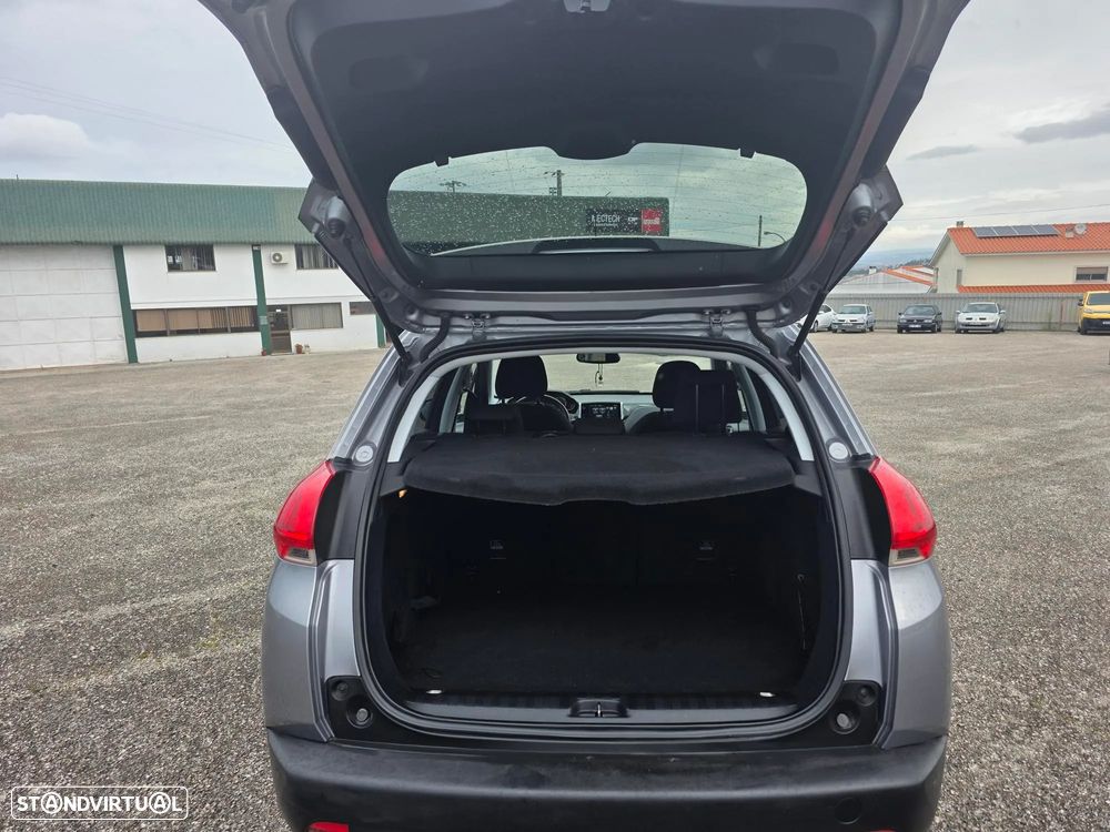 Peugeot 2008 1.6 BlueHDi Style - 25