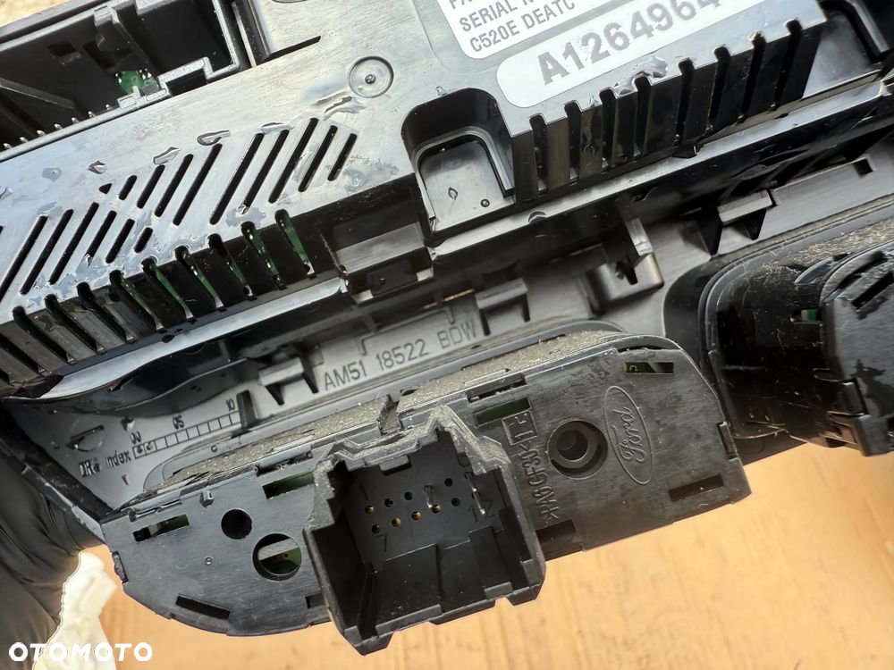 Panel sterowania nawiewu klimatyzacji DV4T18C612AC Ford Kuga II OE - 4