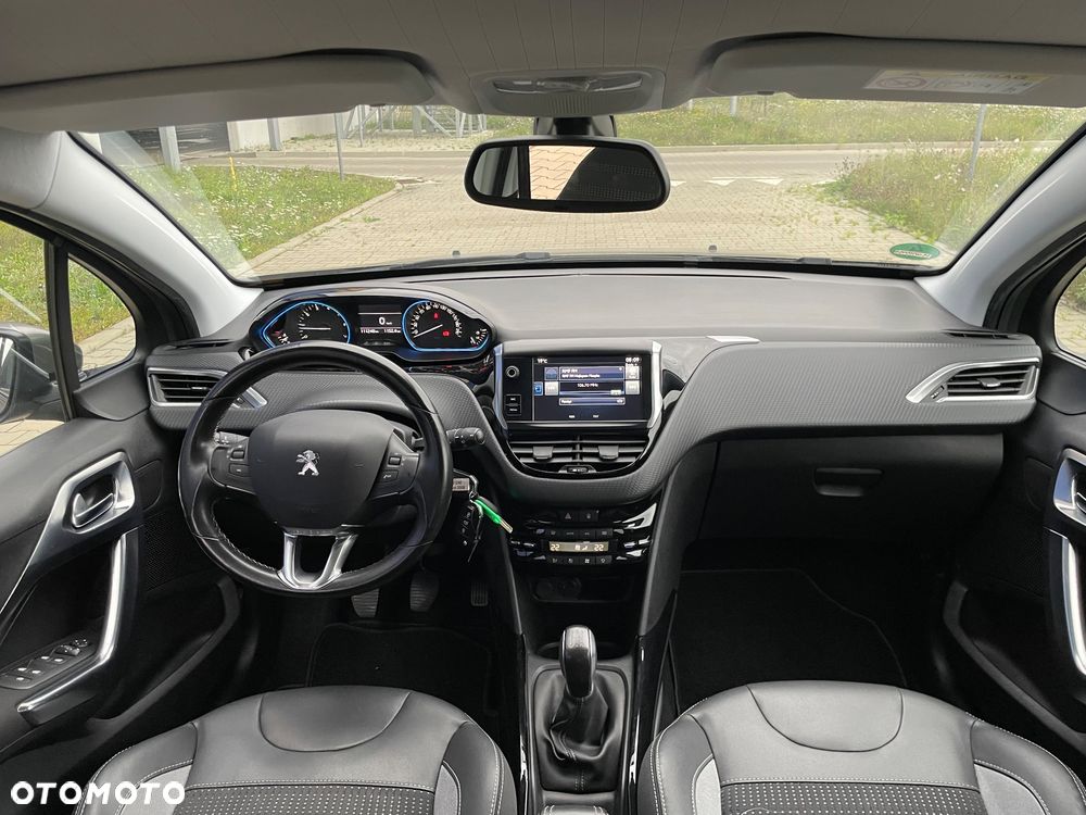 Peugeot 2008 1.2 Pure Tech Allure S&S - 14