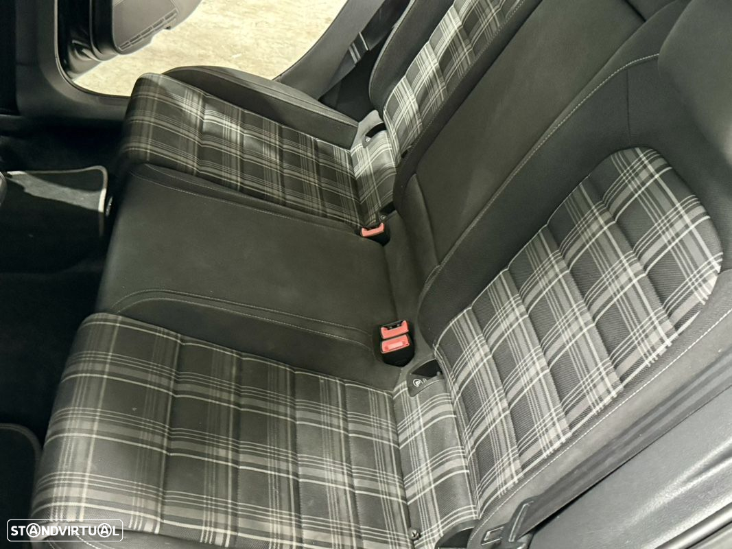 VW Golf 2.0 TDi GTD DSG - 16