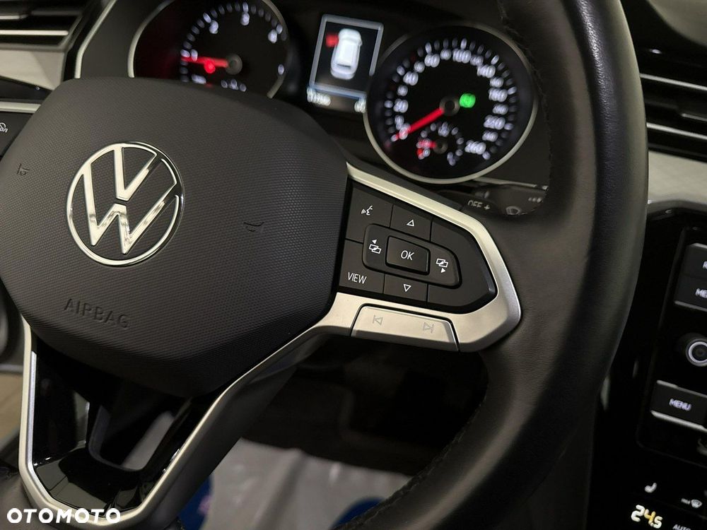 Volkswagen Passat - 26