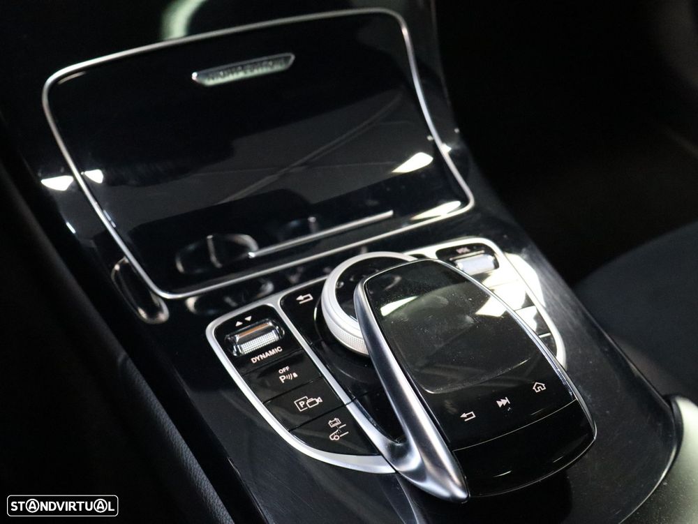 Mercedes-Benz C 300 de AMG Line - 19