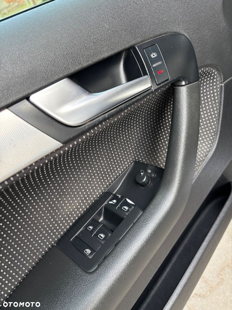 Audi A3 Sportback 2.0 TDI DPF Ambiente - 21