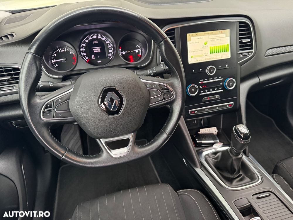 Renault Megane Grandtour TCe 140 GPF LIMITED - 12