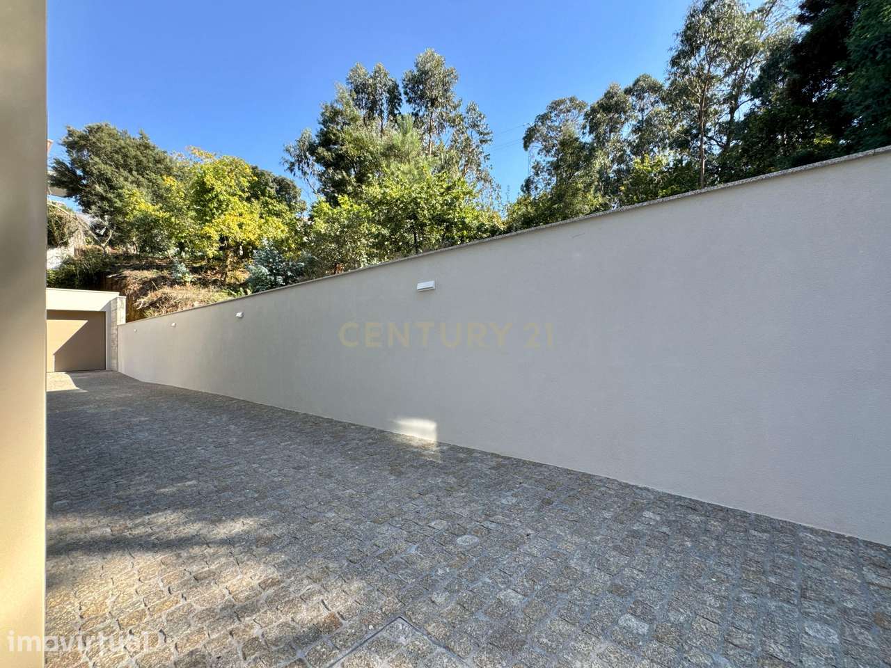 Moradia T3 Contemporânea de Três Frentes | Gondomar, Porto - Grande imagem: 3/41