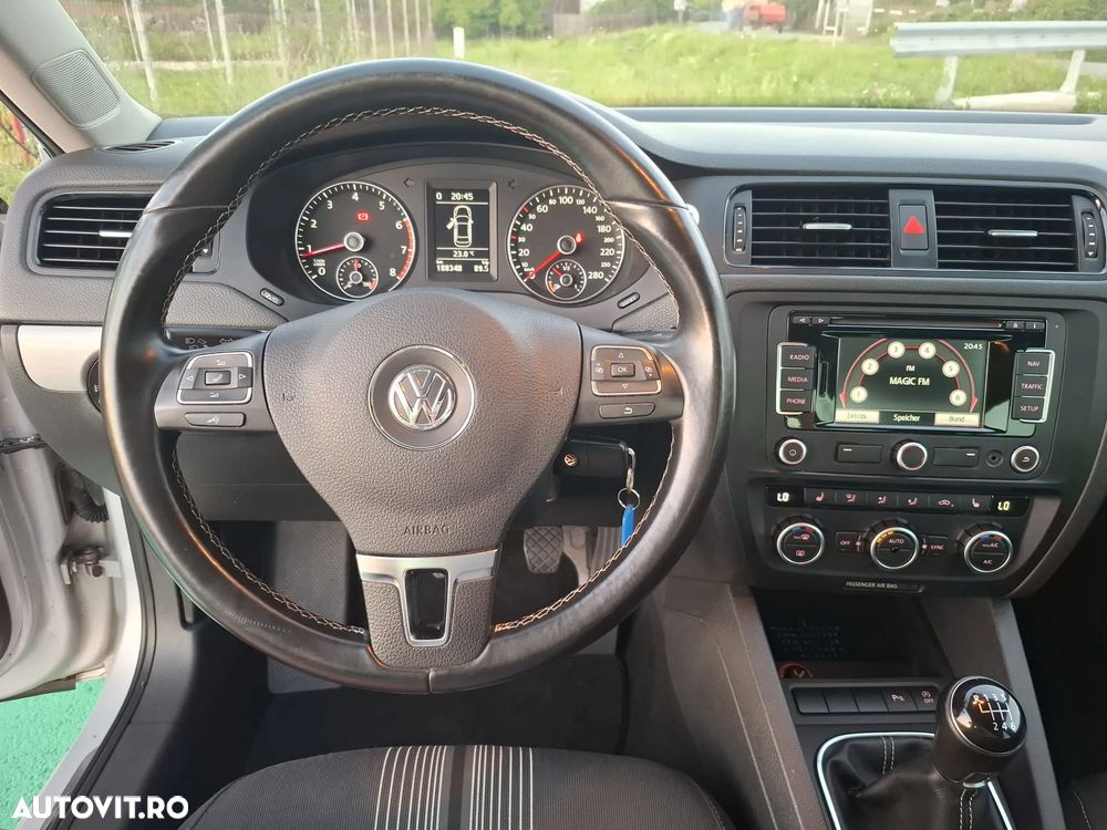 Volkswagen Jetta 1.2 TSI Match - 17