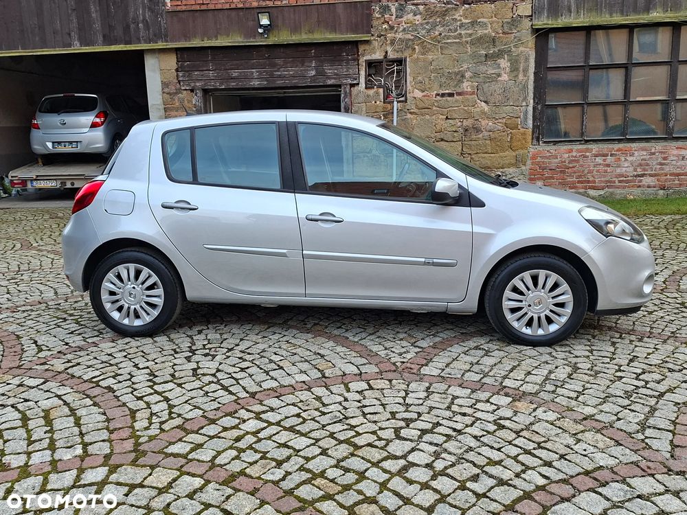 Renault Clio 1.2 16V 75 Night and Day - 7