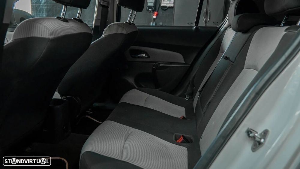 Chevrolet Cruze - 9