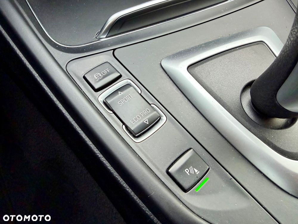 BMW Seria 3 320d xDrive Advantage sport - 17