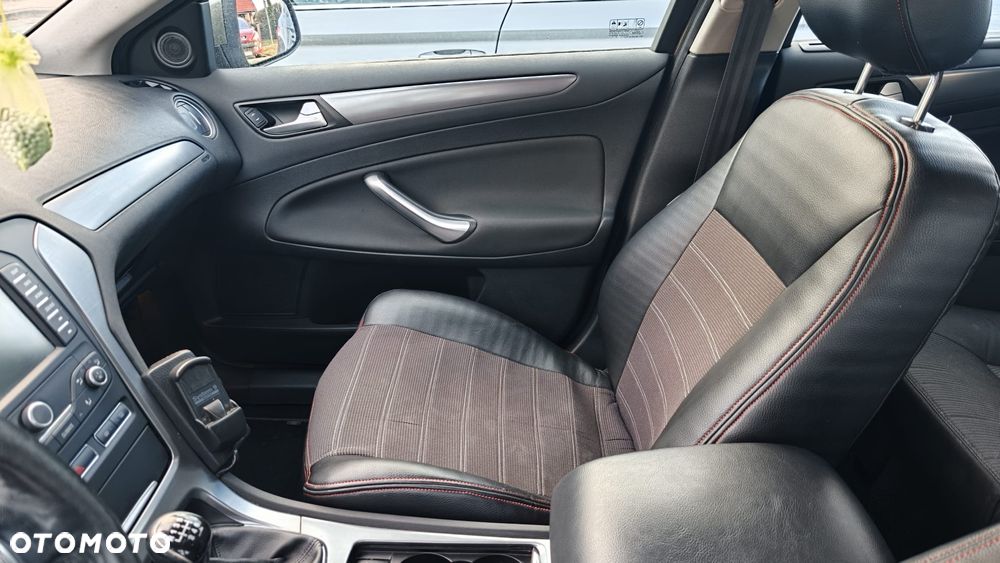 Ford Mondeo 2.0 TDCi Titanium S - 12
