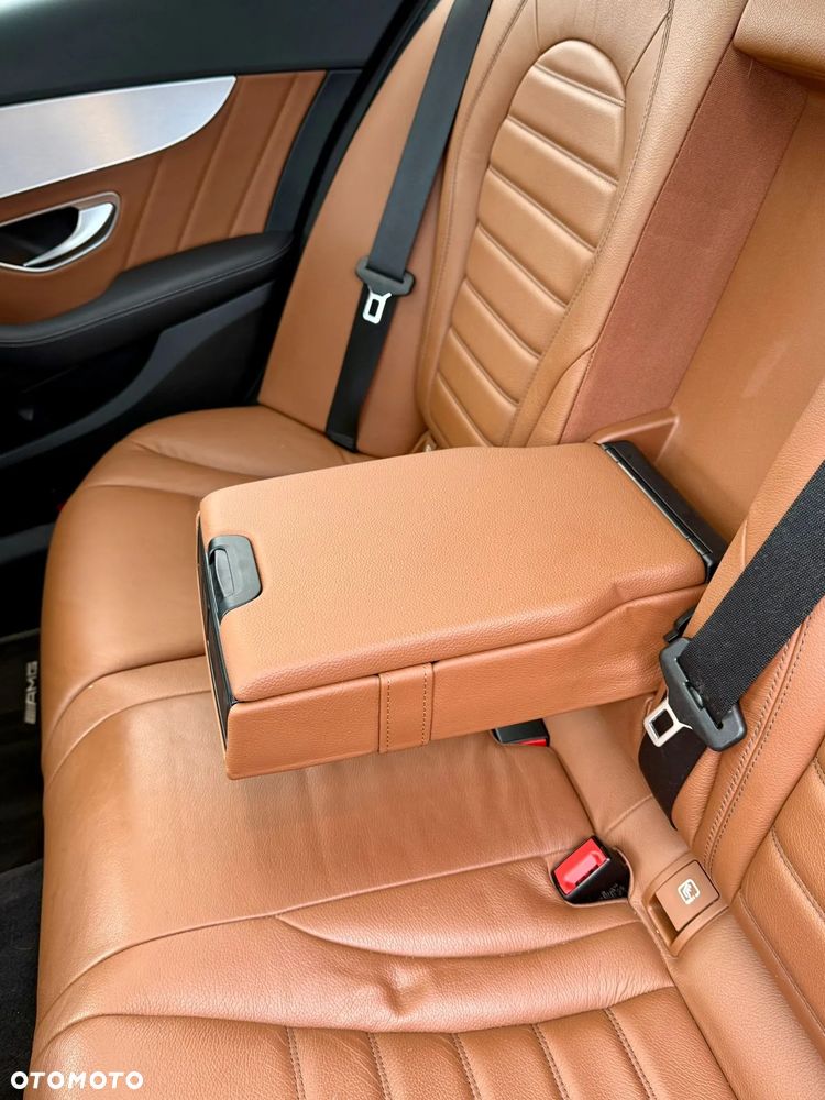 Mercedes-Benz Klasa C 300 de PHEV AMG - 30