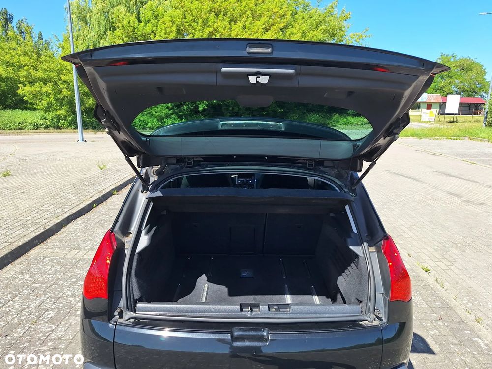 Peugeot 3008 Hybrid4 - 7