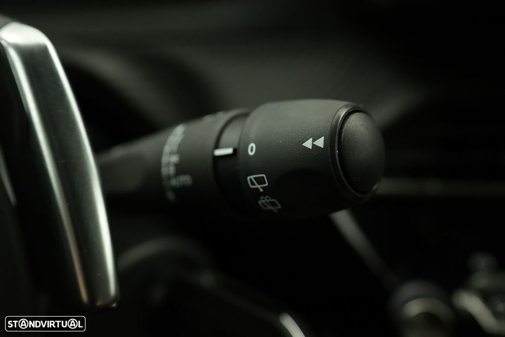 Peugeot 208 1.2 Hybrid Allure e-DCS6 - 18