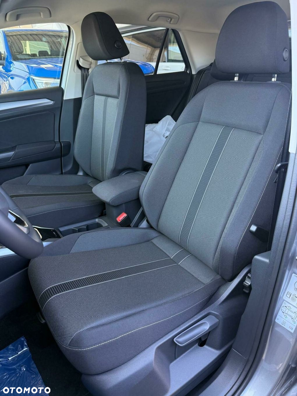 Volkswagen T-Roc - 9