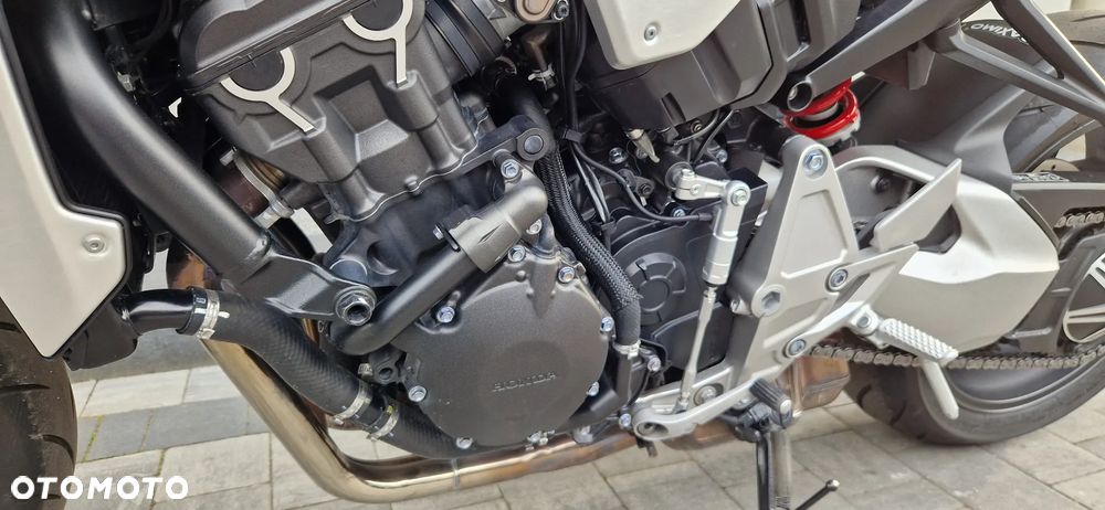 Honda CB - 16