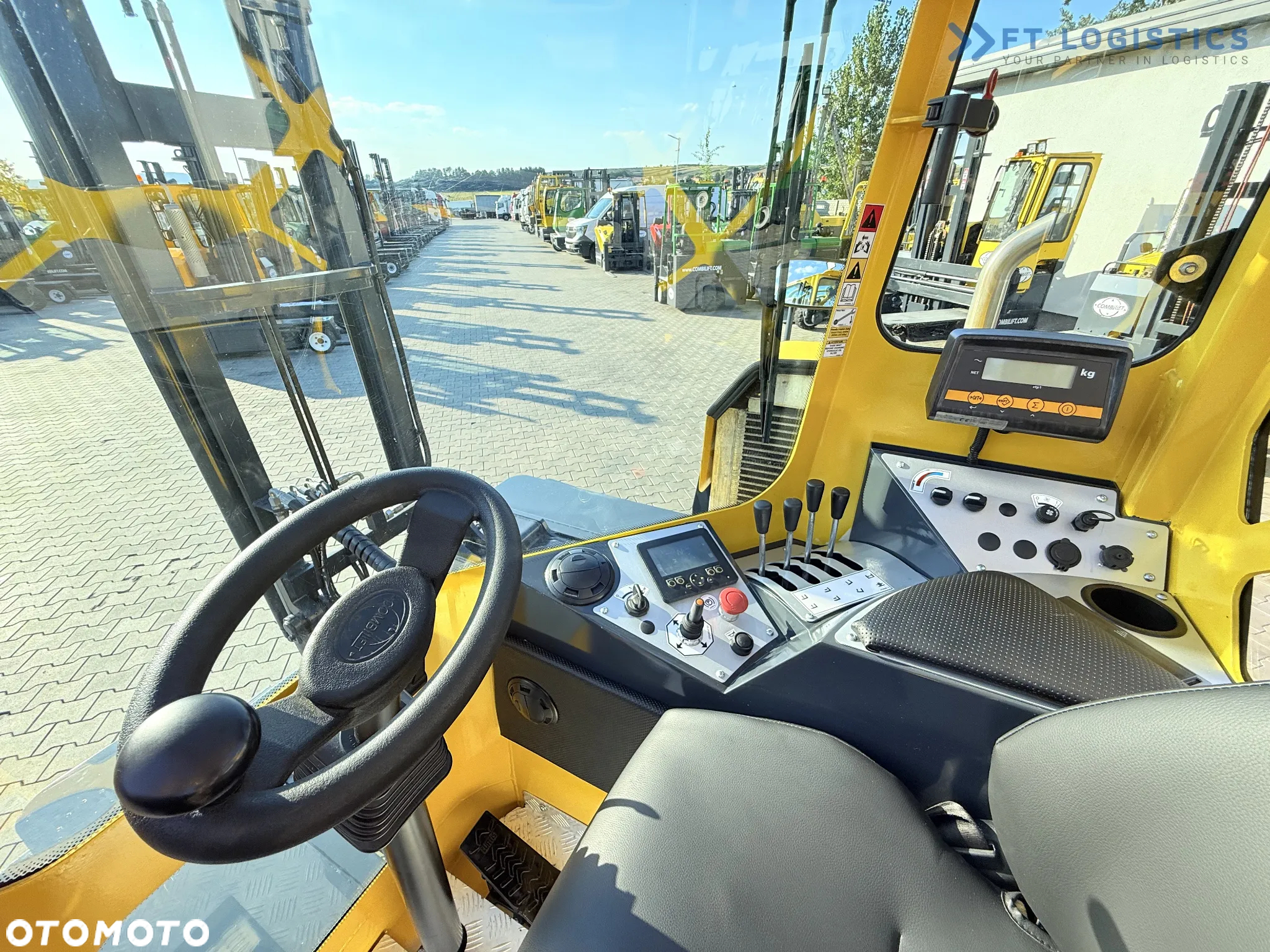 Combilift C5000 / DIESEL / TRIPLEX 6000MM / WOLNY SKOK / POZYCJONER WIDEŁ / WBUDOWANA WAGA / OGRZEWANIE / PEŁNA KABINA / STAN IDEALNY / zeroka oferta wózków czterokierunkowych i bocznych, dopasowanych do różnorodnych potrzeb i zastosowań - 36