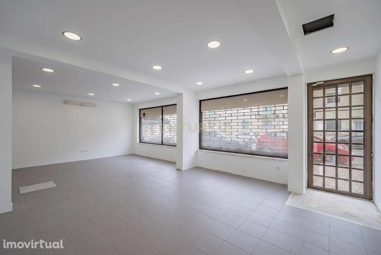 Loja comercial na Cova da Piedade – Almada - Grande imagem: 4/31