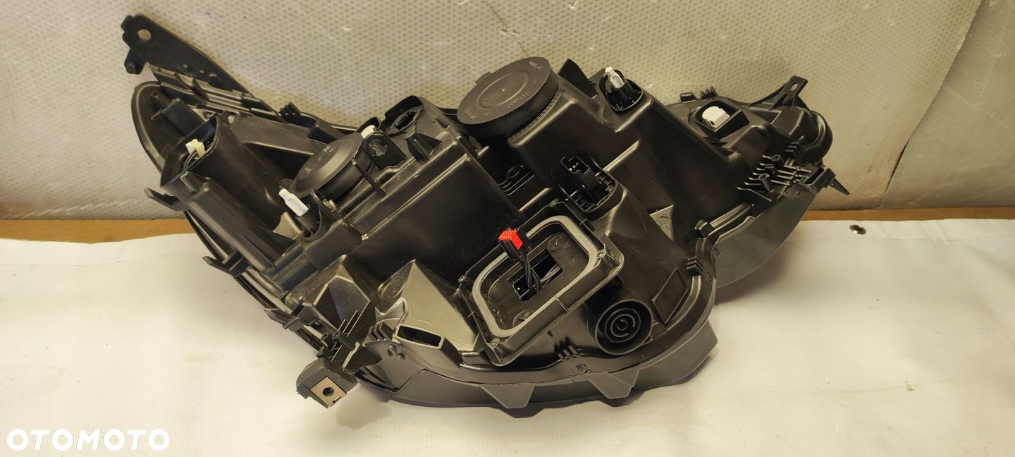 NOWA ORYGINALNA LEWA LAMPA RENAULT MEGANE IV 260607505R ZWYKŁA  LED - 8