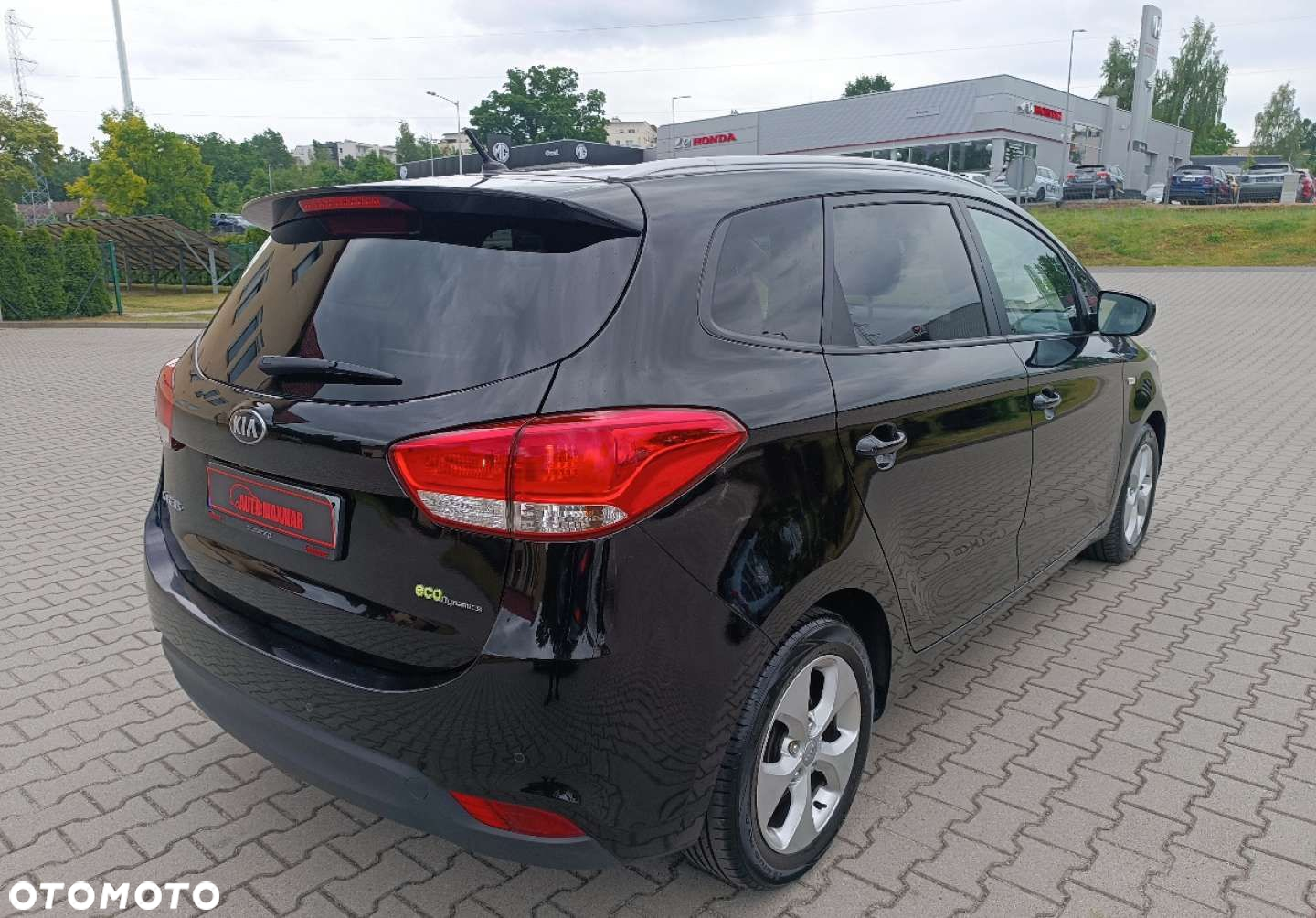 Kia Carens - 8