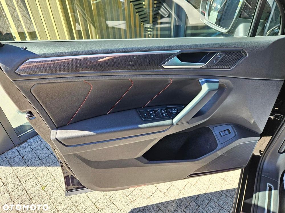 Volkswagen Tiguan - 12