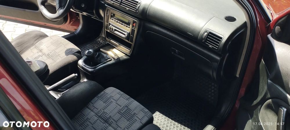 Volkswagen Passat - 10