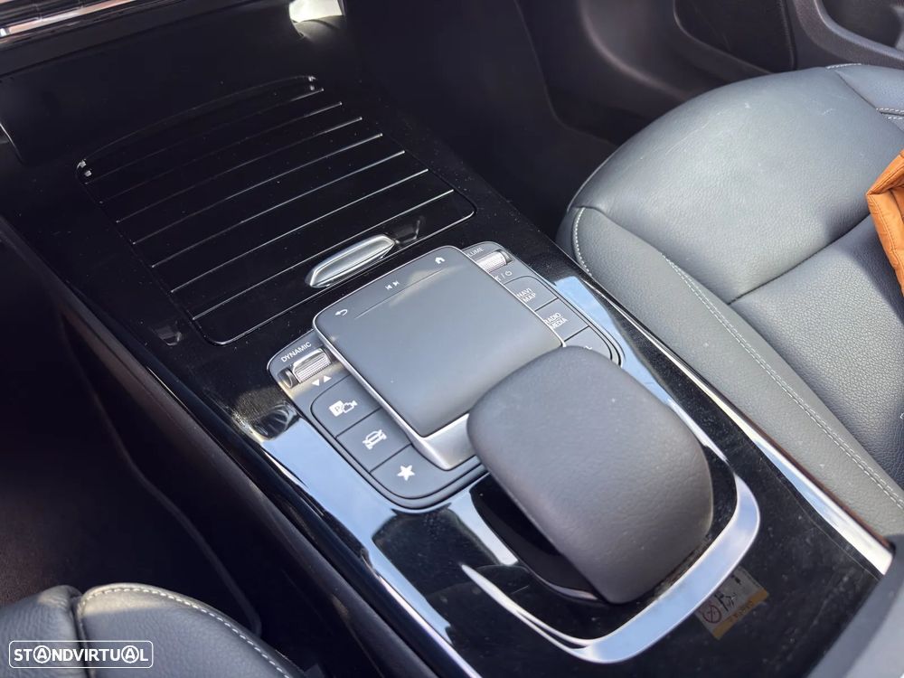 Mercedes-Benz A 250 e 8G-DCT AMG Line - 11