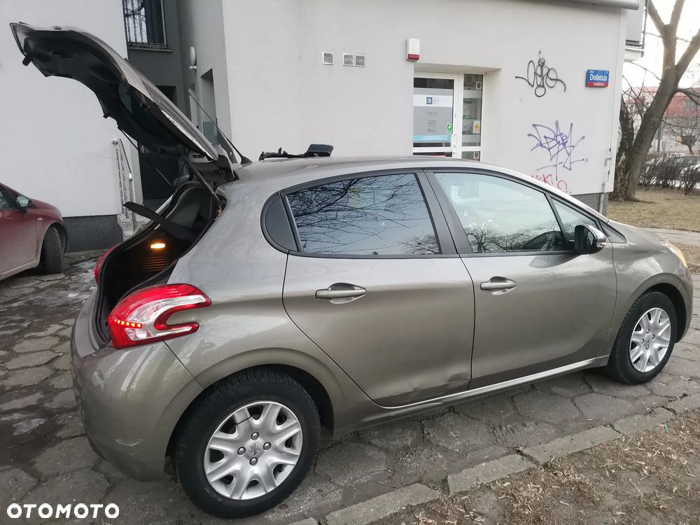 Peugeot 208 - 20