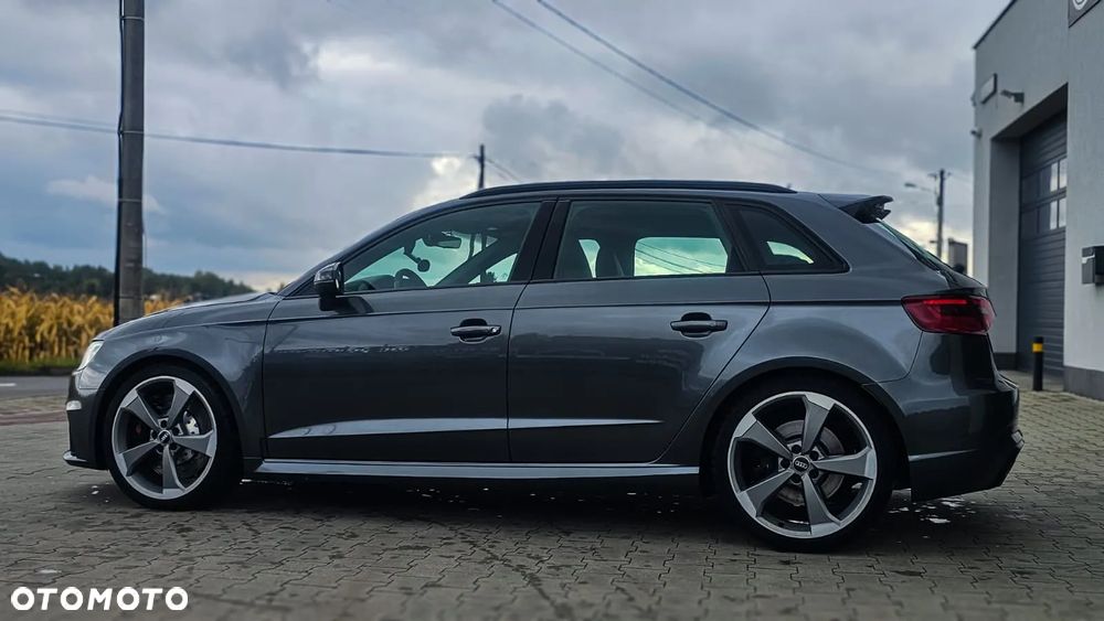 Audi RS3 Sportback Standard - 3