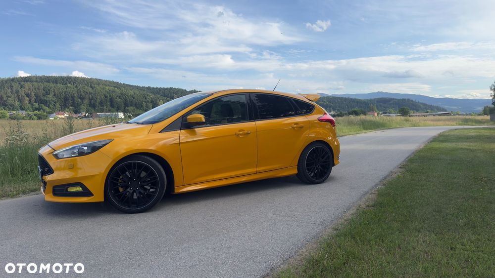 Ford Focus 2.0 EcoBoost ST mit Leder-Sport-Paket - 4