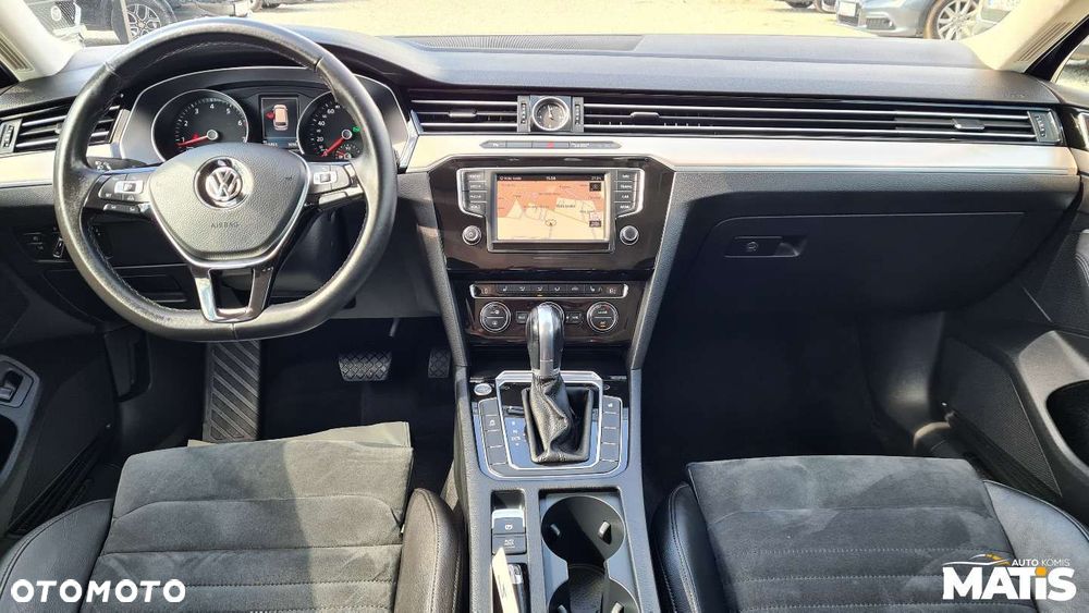 Volkswagen Passat - 4