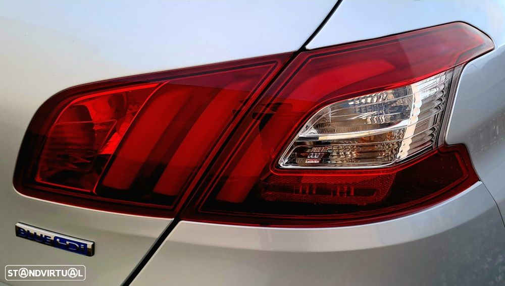 Peugeot 308 1.6 BlueHDi Active J17 - 17