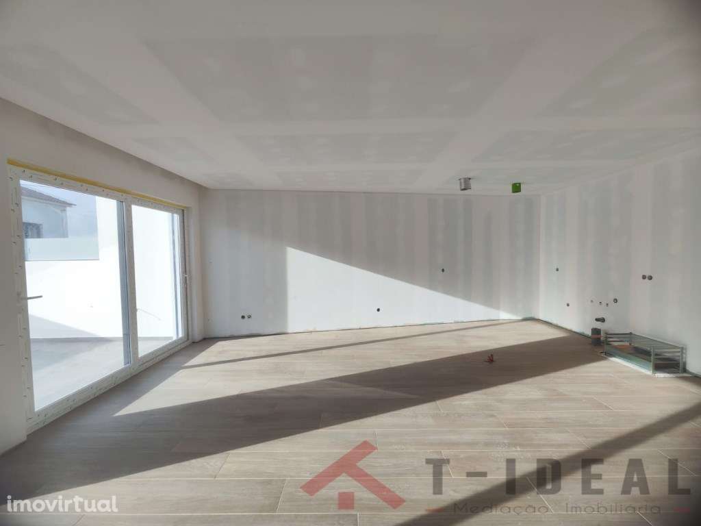 Moradia Moderna Perto da Praia - Grande imagem: 2/19