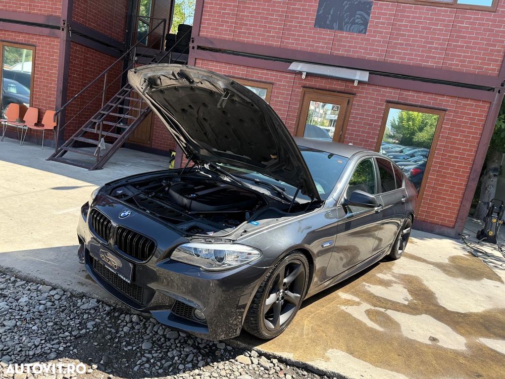 BMW Seria 5 520d - 32