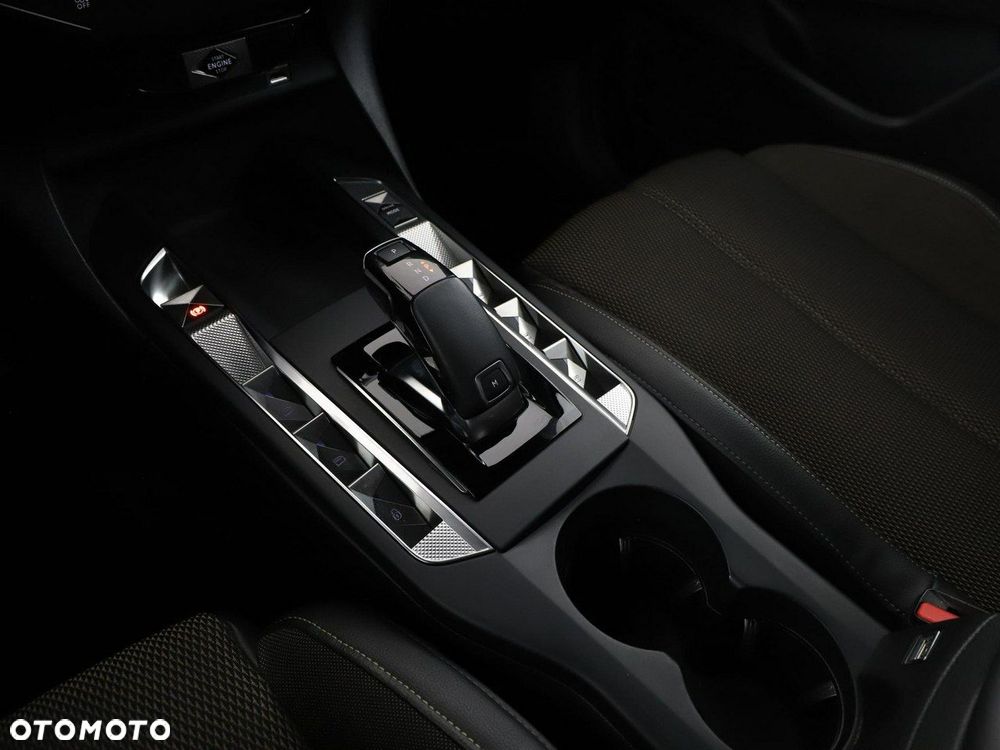 DS Automobiles DS 3 Crossback 1.2 PureTech Montmartre - 32