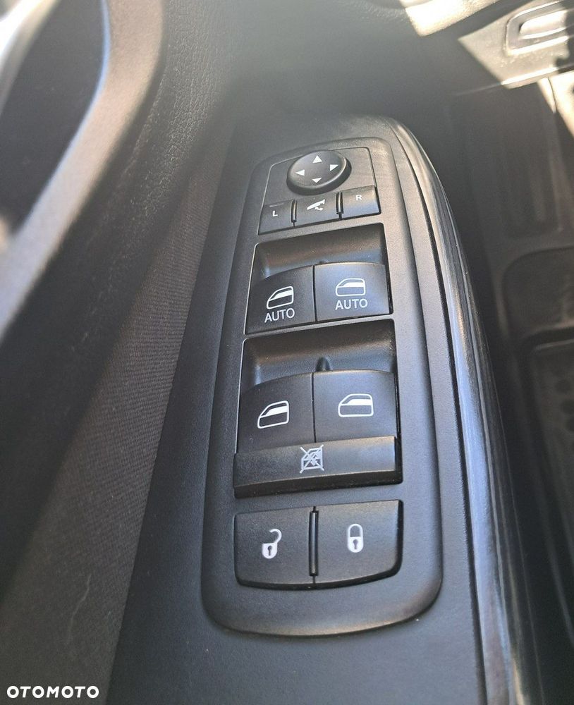 Jeep Cherokee - 20