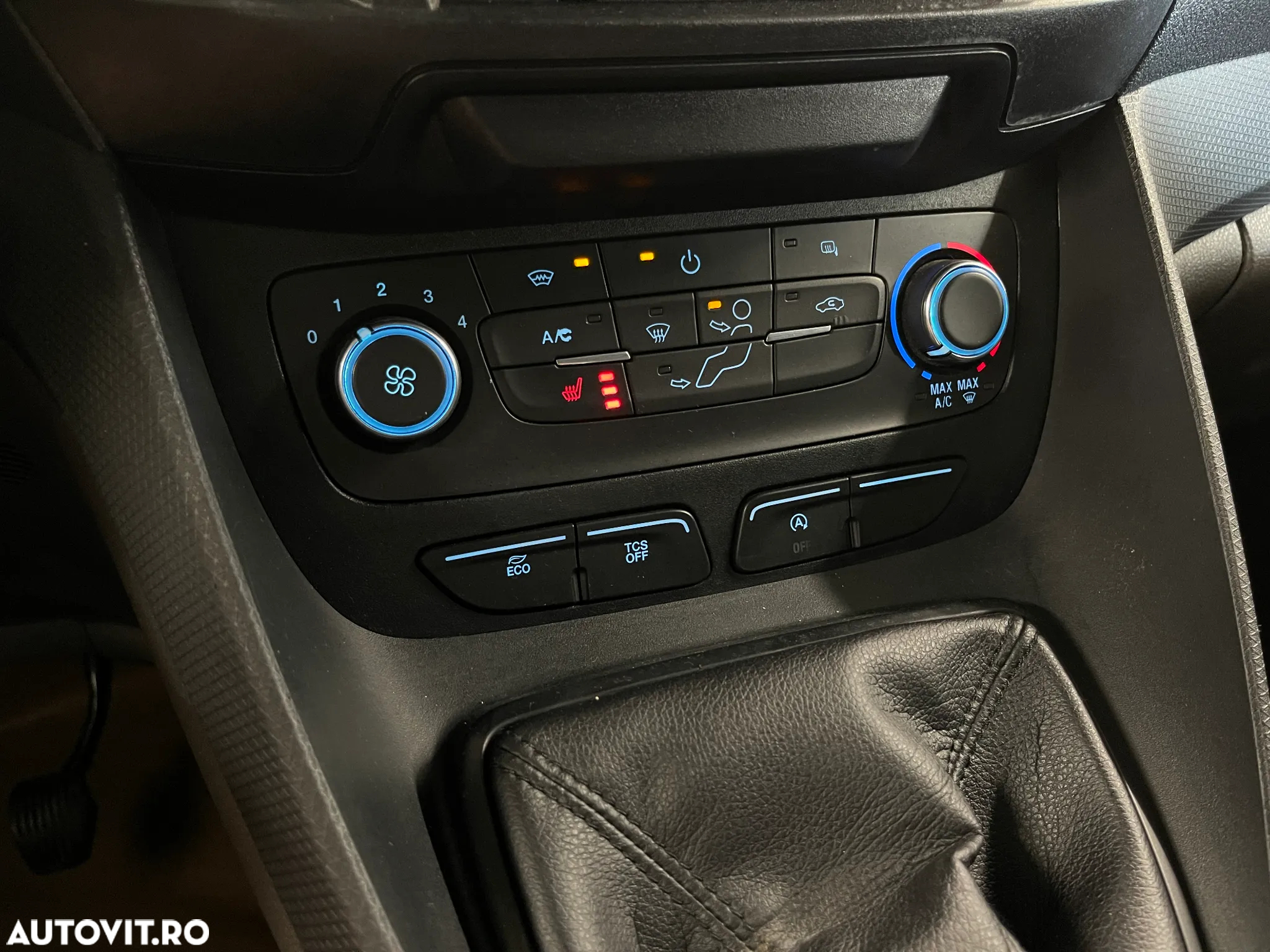 Ford Transit Connect - 13