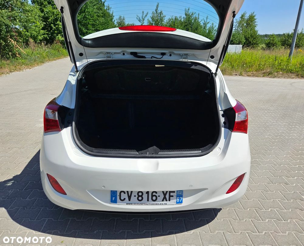 Hyundai i30 blue 1.6 CRDi Style - 21
