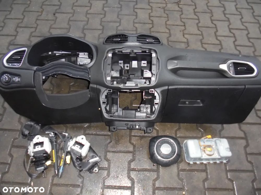 KOKPIT DESKA ROZDZIELCZA JEEP RENEGADE - 1