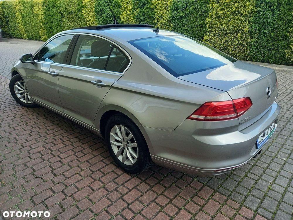 Volkswagen Passat 2.0 TDI (BlueMotion Technology) Highline - 9