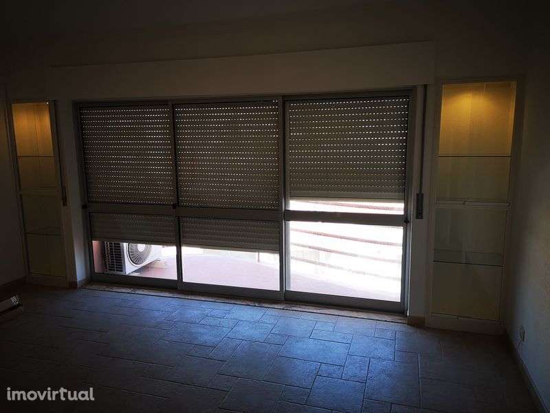 Apartamento T3 na Cotovia - Grande imagem: 2/11