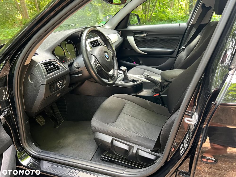 BMW Seria 1 120i - 8