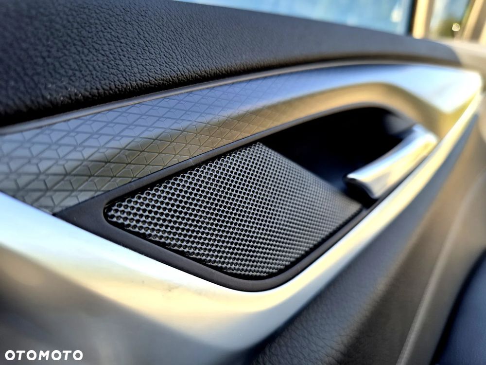 BMW Seria 5 520e M Sport sport - 17