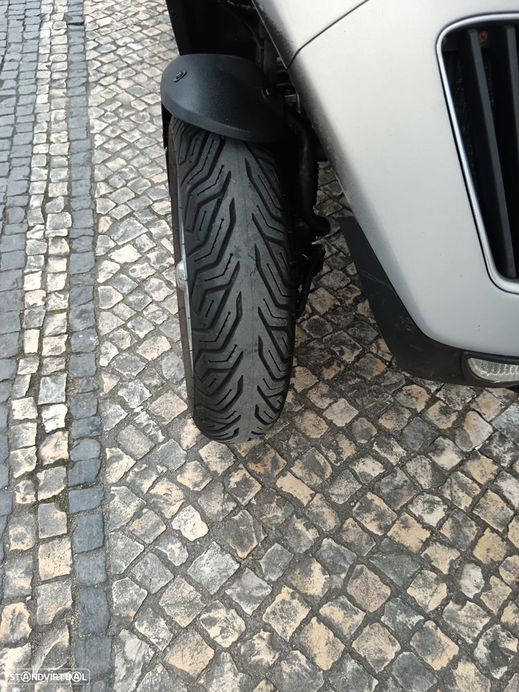 Piaggio MP3 250 - 5