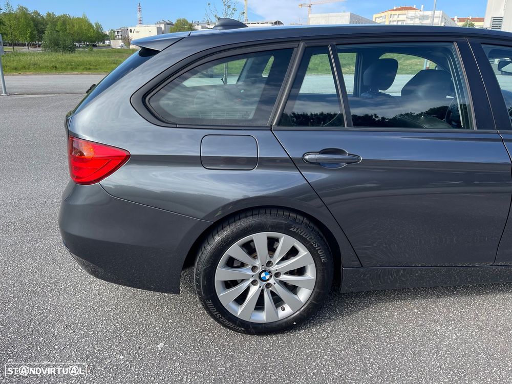 BMW 318 d Luxury Line - 14
