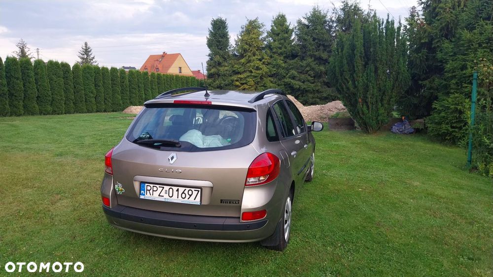 Renault Clio - 7