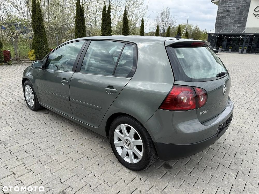 Volkswagen Golf 1.6 FSI Tour - 6