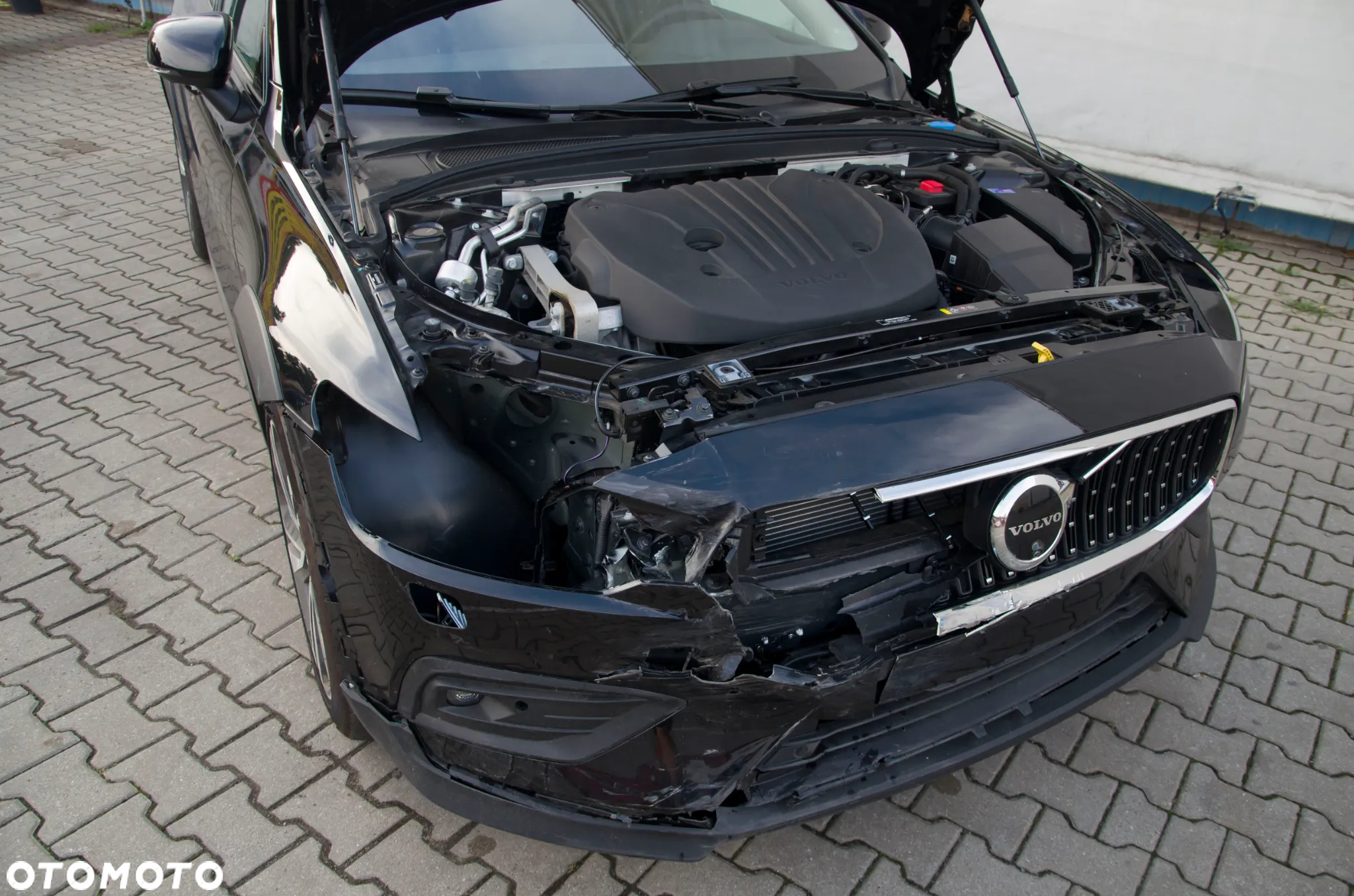 Volvo V60 Cross Country B5 B AWD Plus - 9