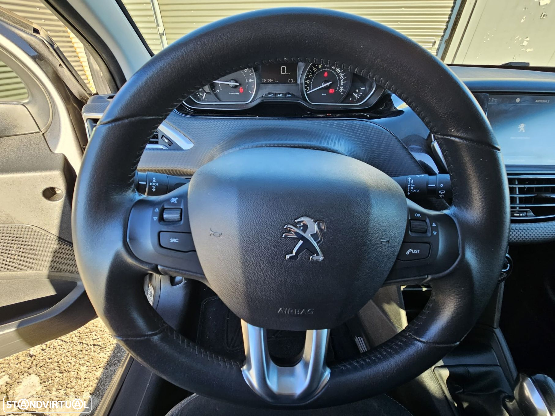 Peugeot 208 1.2 PureTech Signature - 17