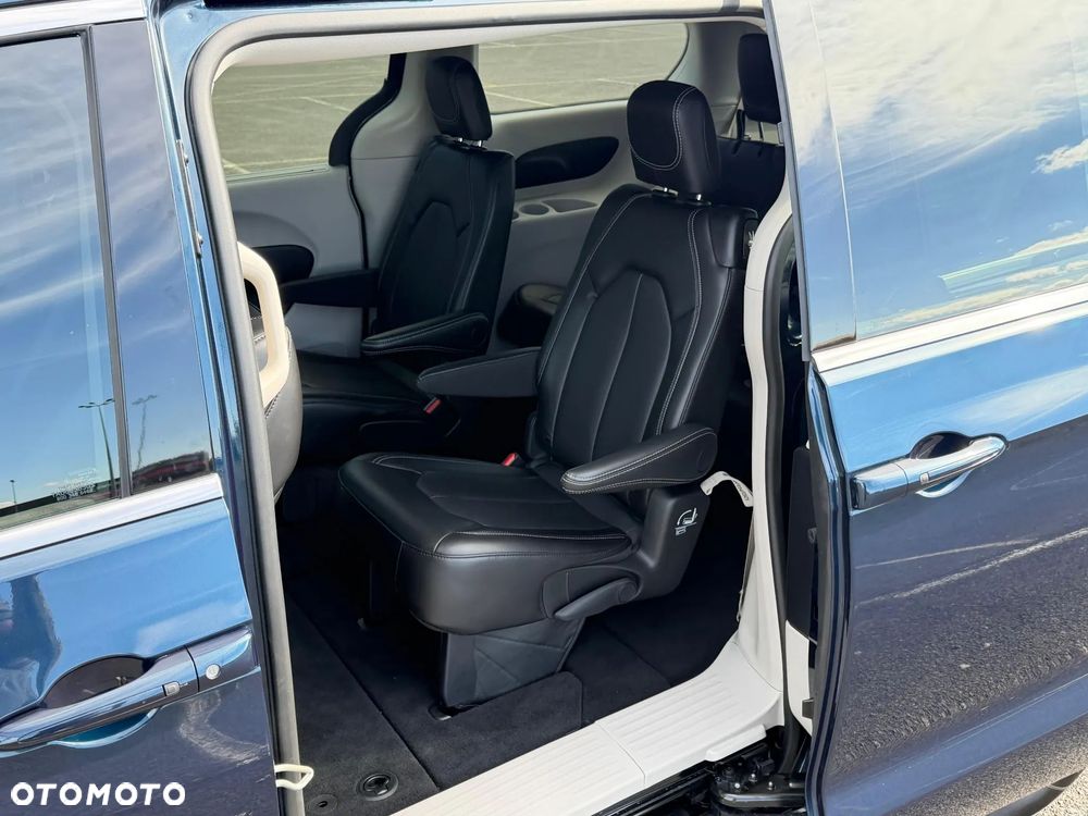 Chrysler Pacifica - 10