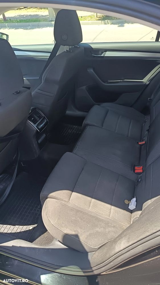 Skoda Superb 1.4 TSI DSG Ambition - 6